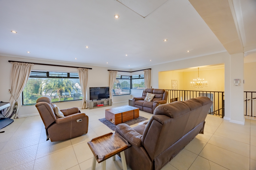 4 Bedroom Property for Sale in Flamingo Vlei Western Cape